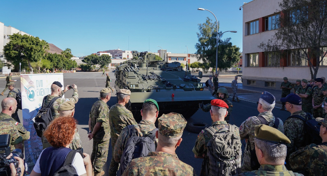 Delegados de 24 países de la OSCE visitan la base aérea de Gando y la Brigada Canarias XVI. Las actividades del evento celebrado en Canarias se enm...