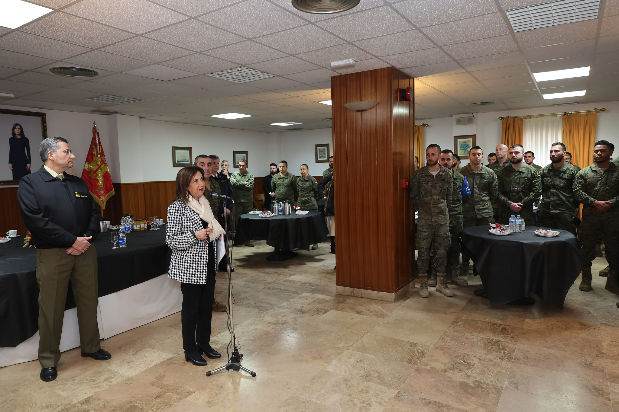 La ministra de Defensa, en ‘El Goloso’: “Cada día nos enseñan la verdadera esencia del amor a España”