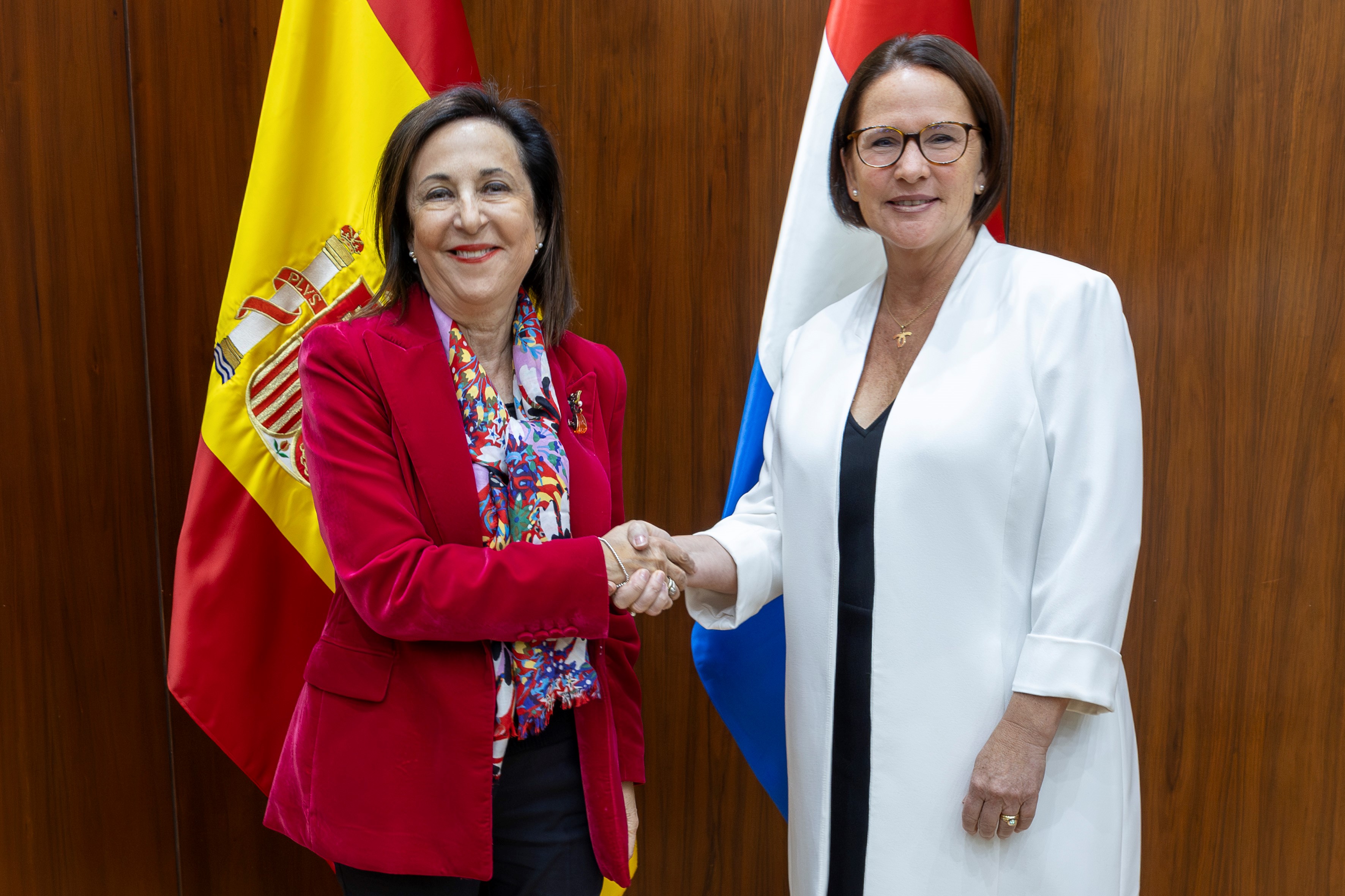 La Ministra de Defensa recibe a Yuriko Backes, Ministra de Defensa de Luxemburgo