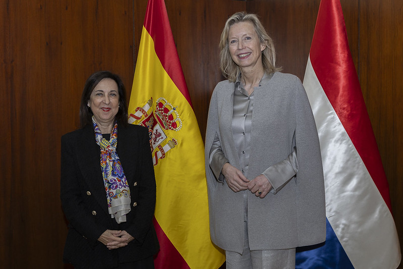 La ministra de Defensa recibe a Kajsa Ollongren, candidata a directora ejecutiva de la Agencia Europea de Defensa