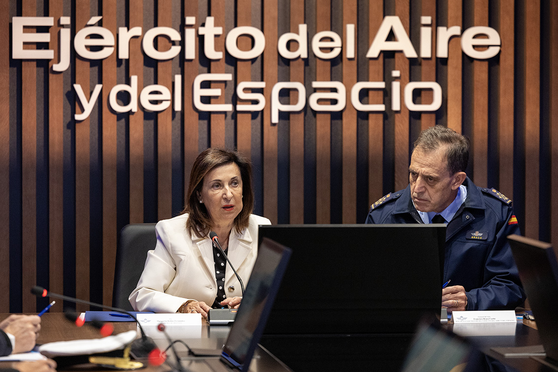 La ministra de Defensa destaca la eficacia, rapidez y humanidad del Ejército del Aire y del Espacio