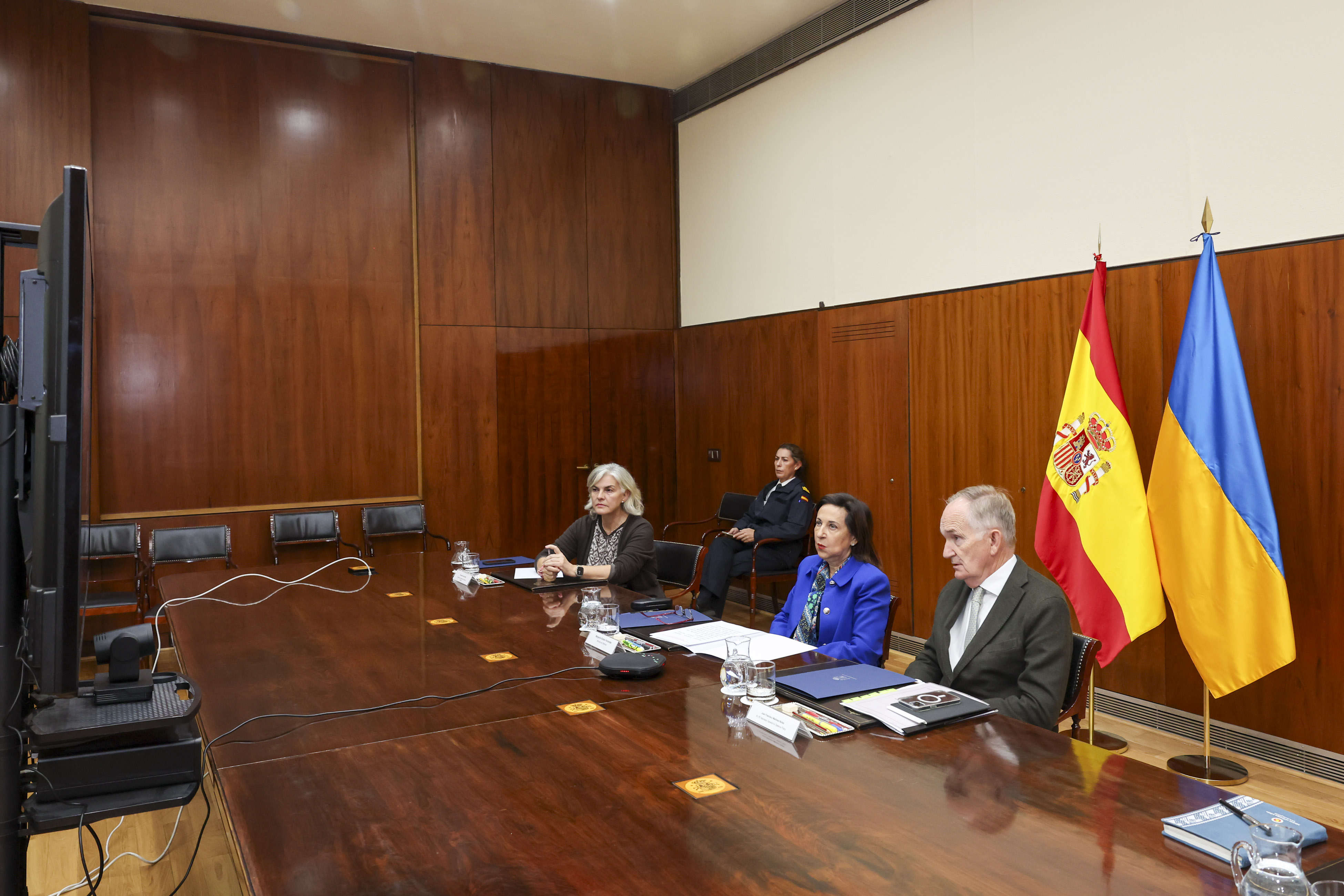 Robles participa en una videoconferencia internacional para avanzar en la promoción de un futuro proceso de paz para Ucran...