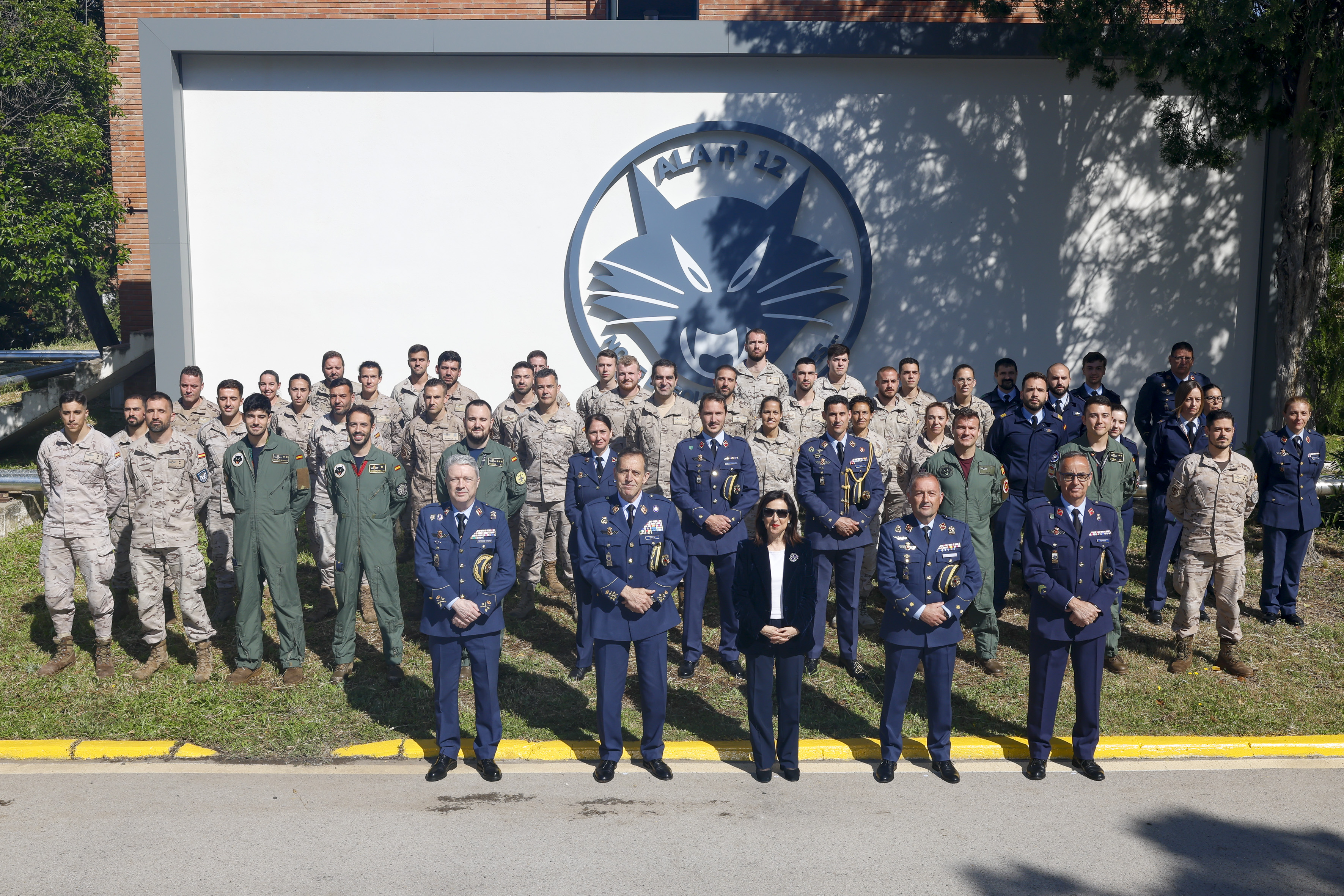 La ministra de Defensa elogia la capacidad y destreza del Ala 12, una unidad pilar del Ejército del Aire y del Espacio