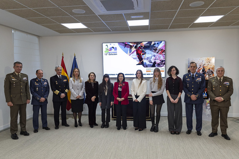 La ganadora del concurso ‘Carta a un militar español’ destaca la inspiración que transmiten las Fuerzas Armadas con su gen...