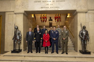 Robles felicita a la Escuela Superior de las Fuerzas Armadas por su contribución a la excelencia en la formación de los mi...