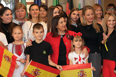 Visita de Robles a familiares de combatientes ucranianos en Castellón