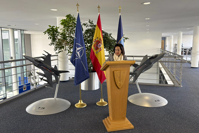 Robles destaca en Ramstein el compromiso de España con la defensa aérea de la OTAN