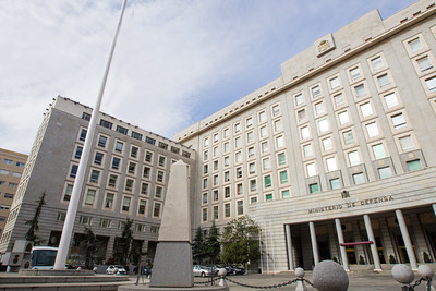 El Ministerio de Defensa convoca más de 1.300 plazas para trabajar como personal laboral fijo en el Departamento