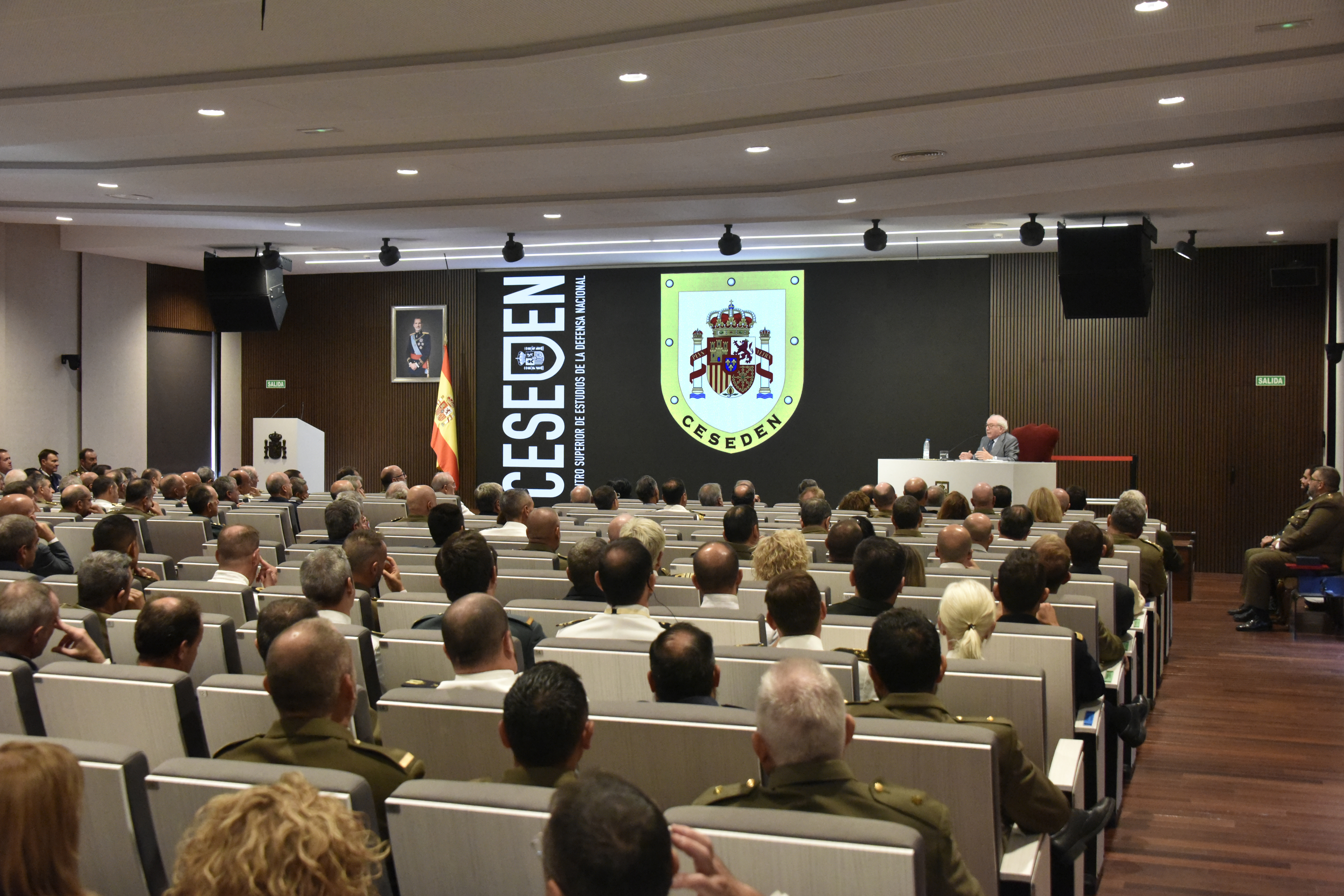 Lección magistral impartida por el exministro D. Eduardo Serra